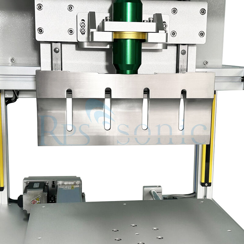 उच्च कुशल अर्ध स्वचालित अल्ट्रासोनिक केक काटने प्रणाली बेकरी मशीन के लिए अल्ट्रासोनिक चाकू